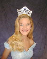 Annilie_-_Gown_Headshot_with_crown-_at_photo_shootweb-sm